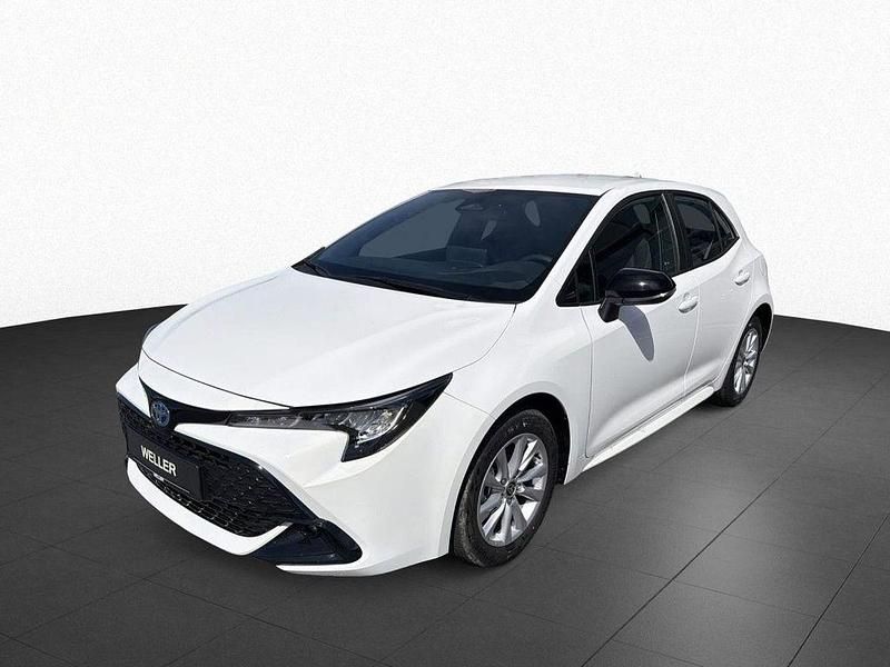 Neu Toyota Corolla Comfort 98 PS (72 kW) 2025 Super white (weiß) Kombi