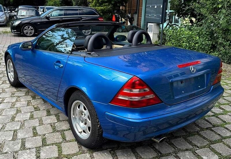 Gebraucht Mercedes SLK200 163 PS (119 kW) 2000 Blau Cabrio