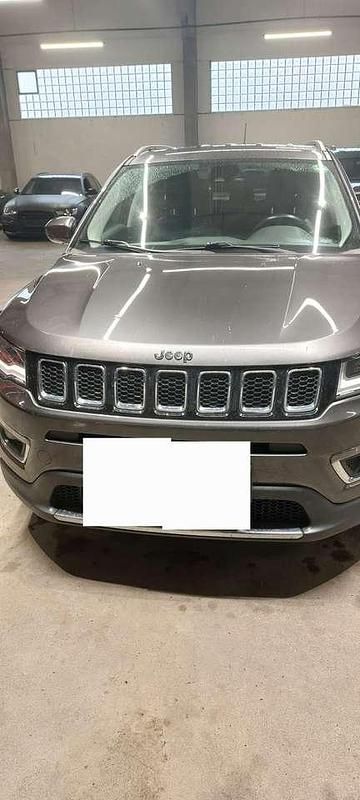 Grau Gebraucht 2017 Jeep Compass Limited SUV | 8.500 € (Superpreis) - Bild 1/4