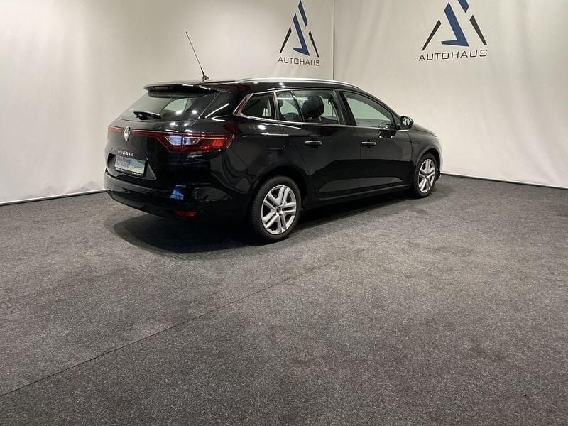 Gebraucht Renault Mégane IV Life 116 PS (85 kW) 2020 Schwarz