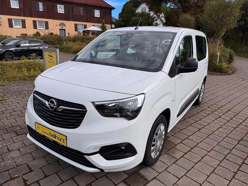 Weiß Gebraucht 2022 Opel Combo Life Edition Van / Kleinbus | 18.690 € (Guter Preis) - Bild 1/4
