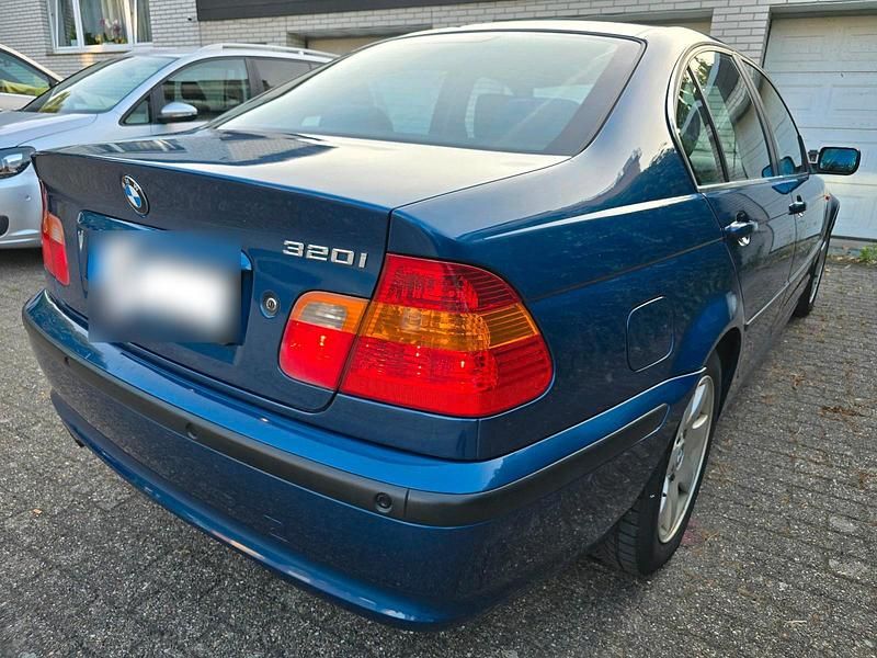 Gebraucht BMW 320 170 PS (125 kW) 2022 Blau Limousine