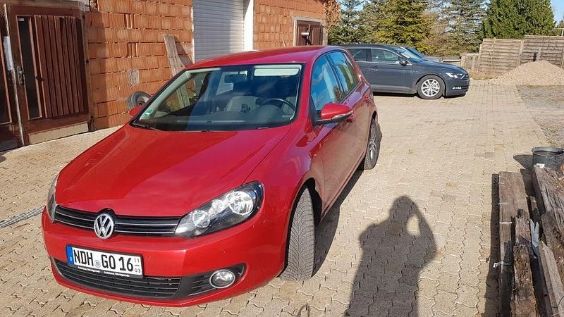 Gebraucht VW Golf VI Trendline 110 PS (80 kW) 2010 Rot Kleinwagen
