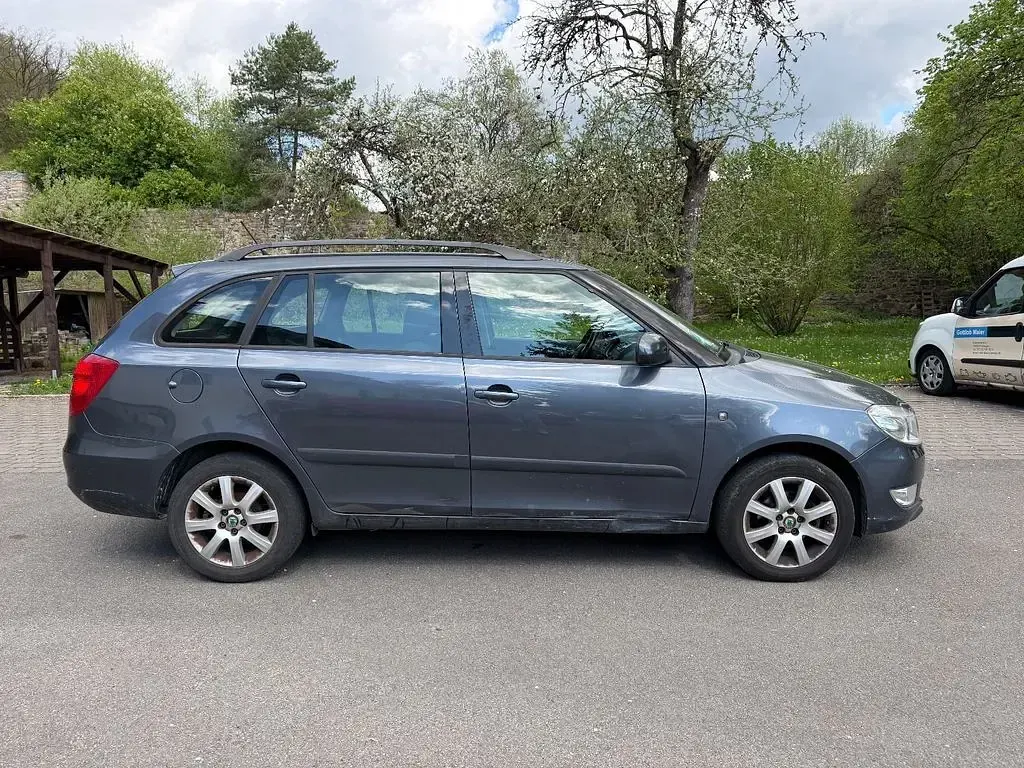 Gebraucht Skoda Fabia Elegance 90 PS (66 kW) 2011 Grau Kombi