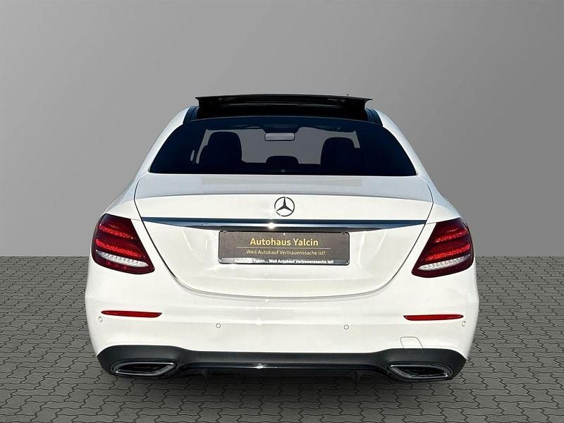 Gebraucht Mercedes E220 AMG 194 PS (142 kW) 2016 Weiß Limousine