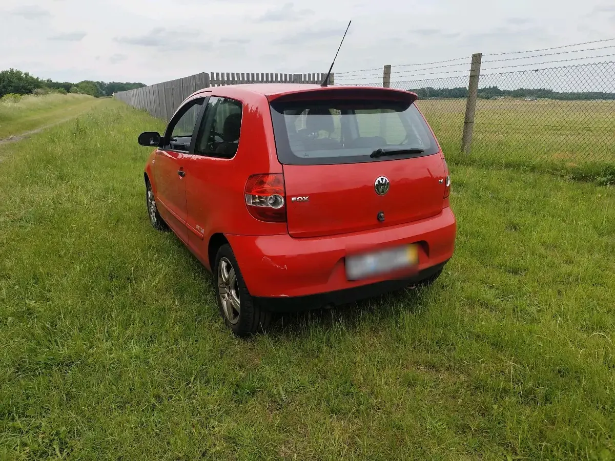 Gebraucht VW Fox 75 PS (55 kW) 2010 Rot Kleinwagen