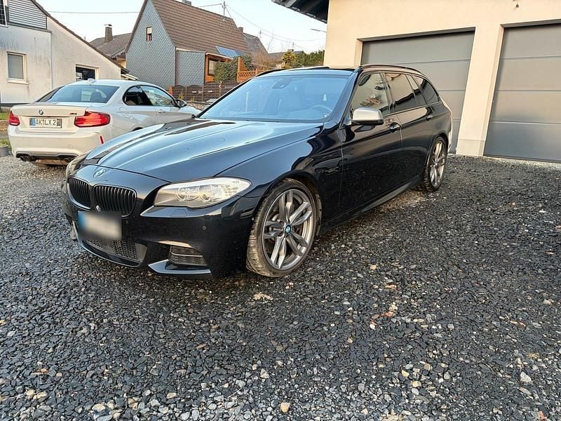 Gebraucht BMW M550 381 PS (280 kW) 2012 Schwarz Limousine