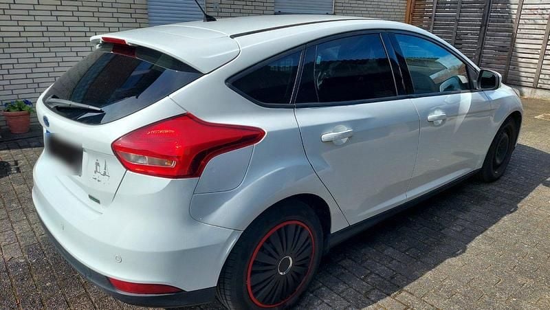 Gebraucht Ford Focus 150 PS (110 kW) 2016 Weiß Limousine