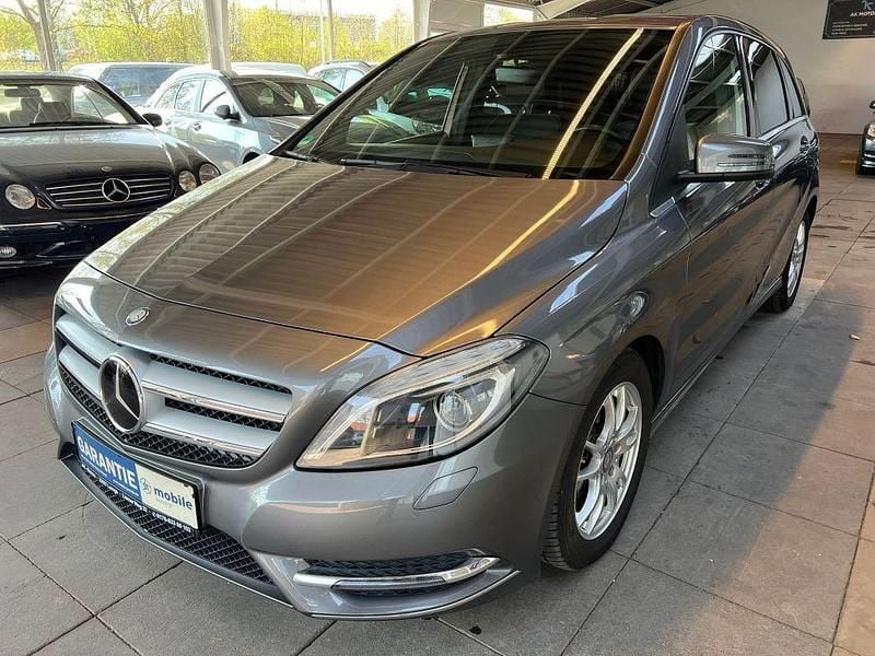 Gebraucht Mercedes B180 109 PS (80 kW) 2014 Van / Kleinbus