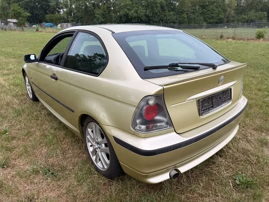 Gebraucht BMW 318 143 PS (105 kW) 2004 Gold Limousine