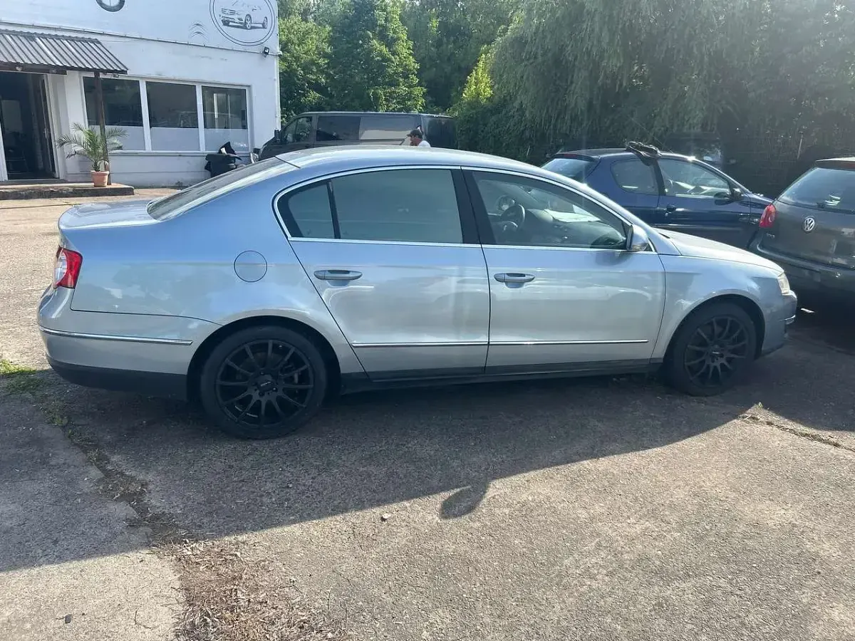 Gebraucht VW Passat Comfortline 150 PS (110 kW) 2007 Arctic blue silver metallic Limousine