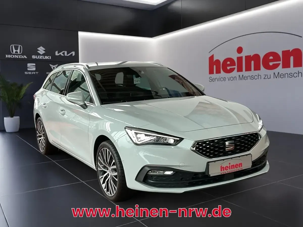 Gebraucht Seat Leon XCELLENCE 150 PS (110 kW) 2022 Nevada weiß Limousine