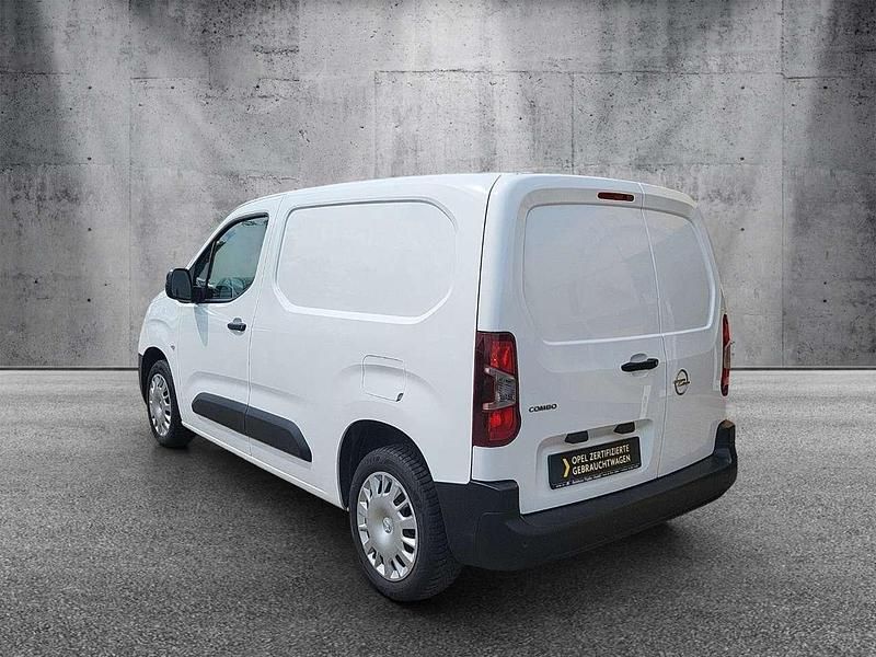 Gebraucht Opel Combo Edition 131 PS (96 kW) 2022 Weiß Van / Kleinbus