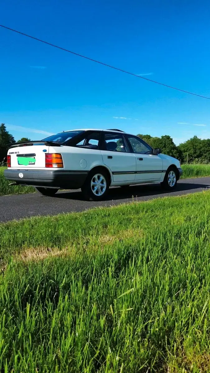 Gebraucht Ford Scorpio 115 PS (84 kW) 1986 Weiß Limousine
