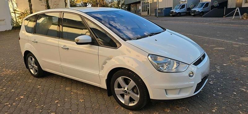 Weiß Gebraucht 2008 Ford S-MAX Titanium Van / Kleinbus | 6.000 € (Etwas zu teuer) - Bild 1/4