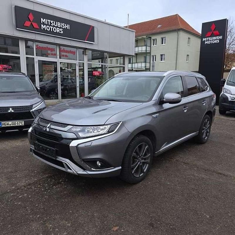 Gebraucht Mitsubishi Outlander P-HEV Basis 135 PS (99 kW) 2020 Platinumgrau SUV