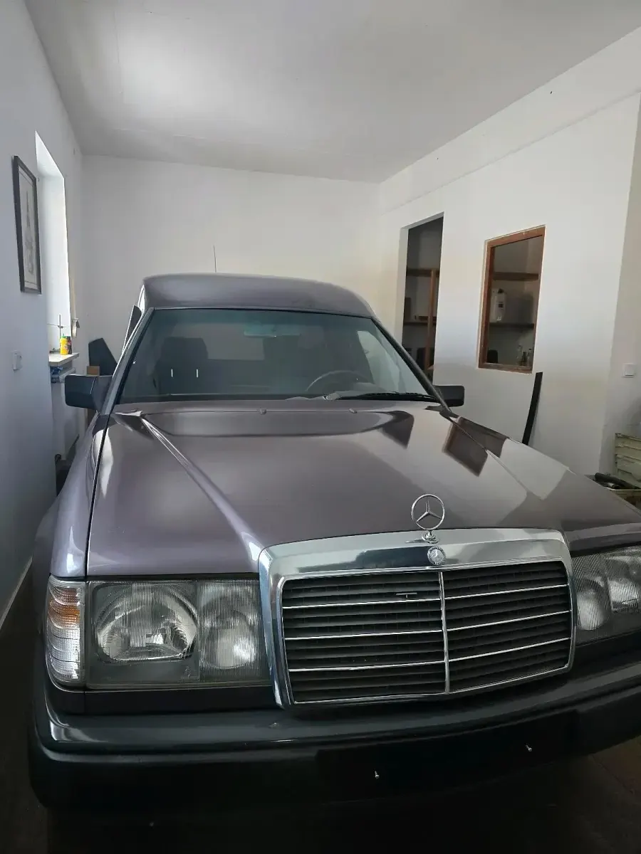 Gebraucht Mercedes E230 132 PS (97 kW) 1987 Kombi