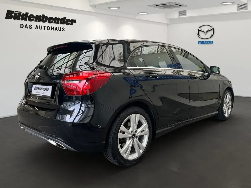 Gebraucht Mercedes A200 Urban 156 PS (114 kW) 2017 Schwarz Limousine