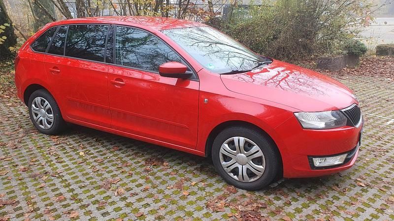 Rot Gebraucht 2014 Skoda Rapid Kleinwagen | 6.222 € (Fairer Preis) - Bild 1/4