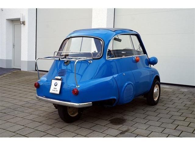 d07e069c-d2fe-40a3-ac0e-9f1f6305a9db_bmw-isetta-300-dreirad-gb-modell-neu-re.jpg
