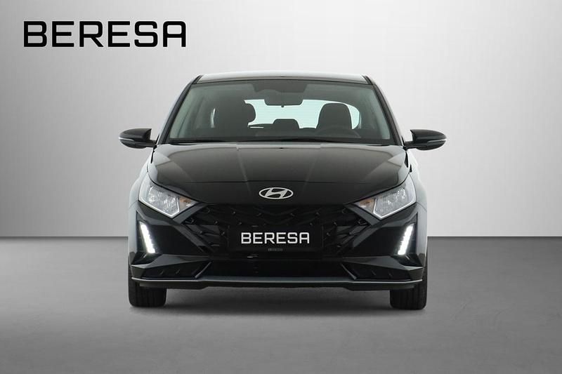 Gebraucht Hyundai i20 Trend 101 PS (74 kW) 2025 Phantom black / met Limousine