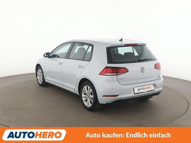 Gebraucht VW Golf VII Comfortline 125 PS (91 kW) 2017 Weiß Limousine