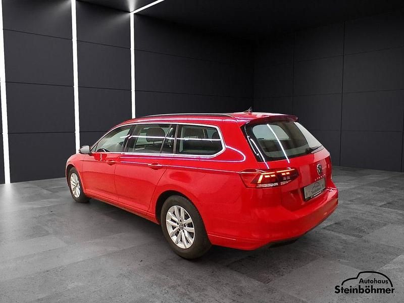 Gebraucht VW Passat Business 122 PS (89 kW) 2023 Tornadorot (rot) Kombi
