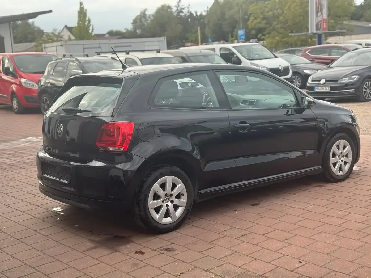 Gebraucht VW Polo 75 PS (55 kW) 2013 Schwarz Kleinwagen
