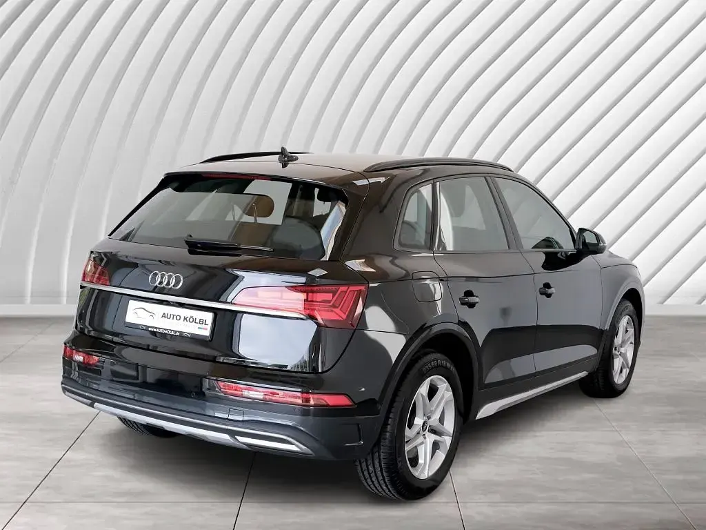 Gebraucht Audi Q5 Advanced 163 PS (119 kW) 2022 Mythosschwarz metallic SUV