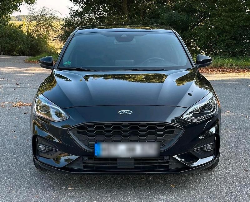 Schwarz Gebraucht 2018 Ford Focus ST-Line Kleinwagen | 12.000 € (Guter Preis) - Bild 1/4