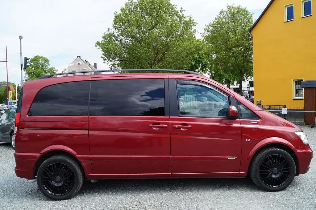 Gebraucht Mercedes Viano 224 PS (164 kW) 2011 Rot Van / Kleinbus