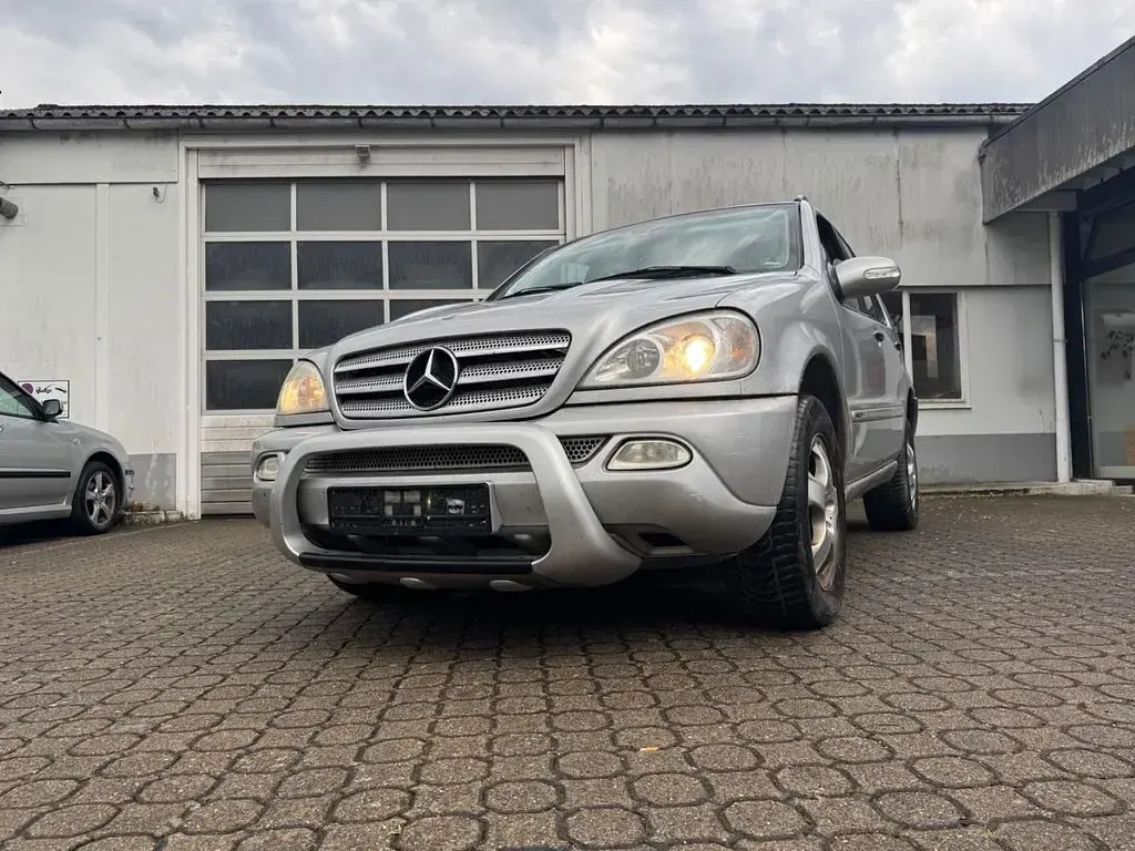 Gebraucht Mercedes ML350 Edition 235 PS (172 kW) 2004 Grau SUV