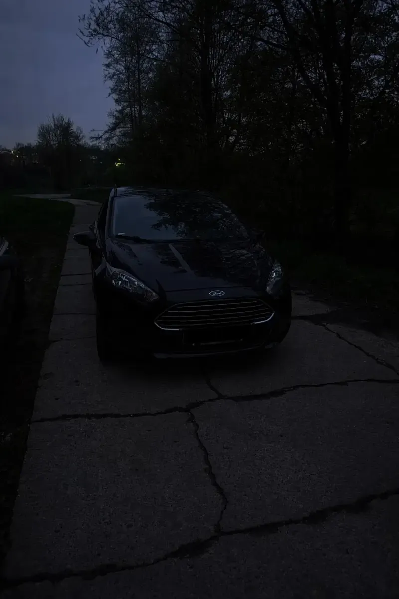 Używany Ford Fiesta 101 KM (74 kW) 2013 Czarny Sedan/Limuzyna