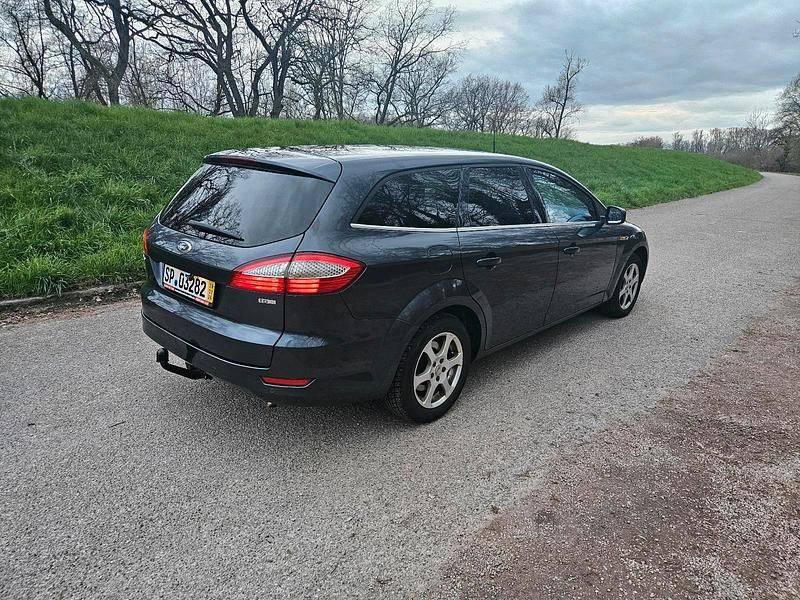 Gebraucht Ford Mondeo Titanium 175 PS (128 kW) 2010 Grau Kombi