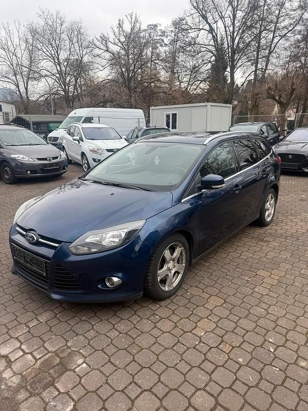 Gebraucht Ford Focus Titanium 140 PS (102 kW) 2011 Blau Kombi