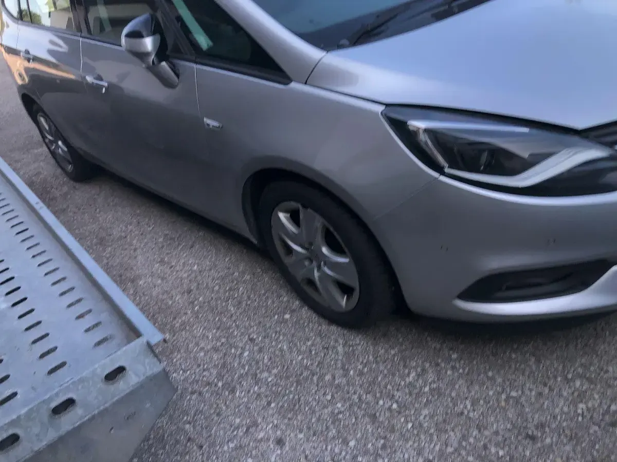 Gebraucht Opel Zafira Business Edition 131 PS (96 kW) 2017 Silber Van / Kleinbus