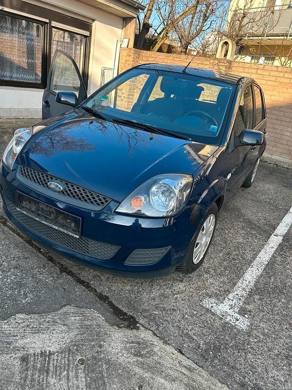 Blau Gebraucht 2008 Ford Fiesta Limousine | 1.300 € (Guter Preis) - Bild 1/4
