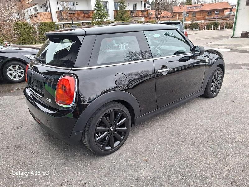 Gebraucht Mini ONE 102 PS (75 kW) 2018 Schwarz Kleinwagen