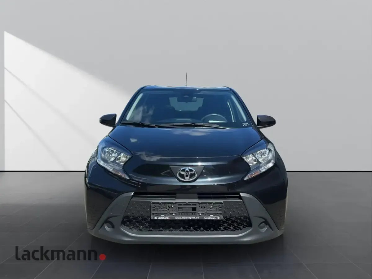 Gebraucht Toyota Aygo X Play 72 PS (52 kW) 2022 Schwarz SUV