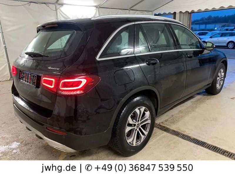 Gebraucht Mercedes GLC220 194 PS (142 kW) 2022 Schwarz SUV