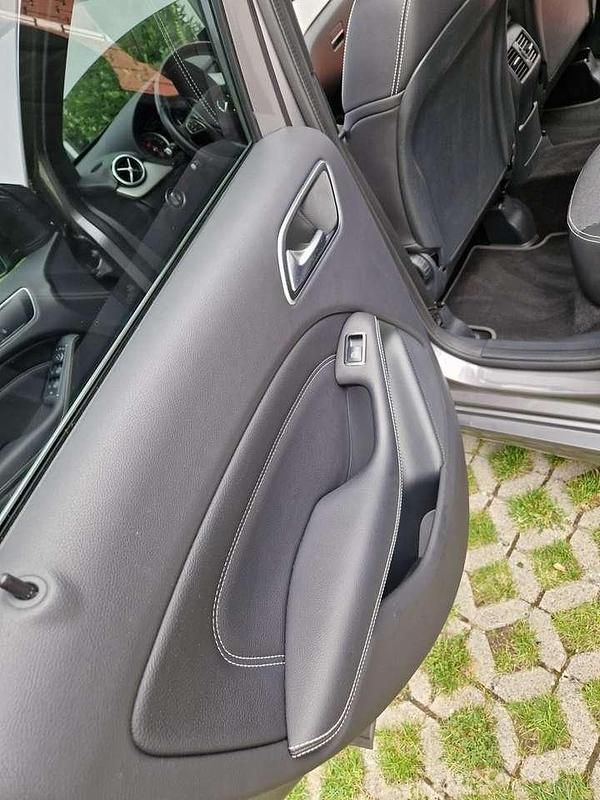 Gebraucht Mercedes B200 Edition 156 PS (114 kW) 2017 Van / Kleinbus