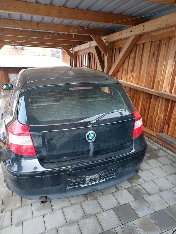 Gebraucht BMW 118 130 PS (95 kW) 2006 Schwarz Kleinwagen