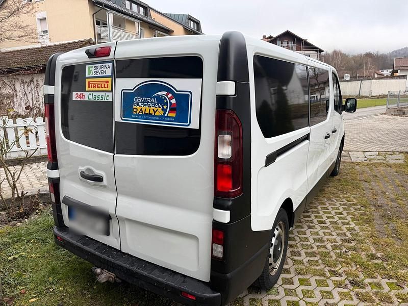 Gebraucht Opel Vivaro 145 PS (106 kW) 2017 Weiß Van / Kleinbus