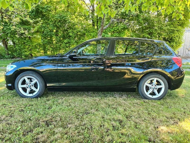 Schwarz Gebraucht 2016 BMW 116 Kleinwagen | 10.900 € (Fairer Preis) - Bild 1/4