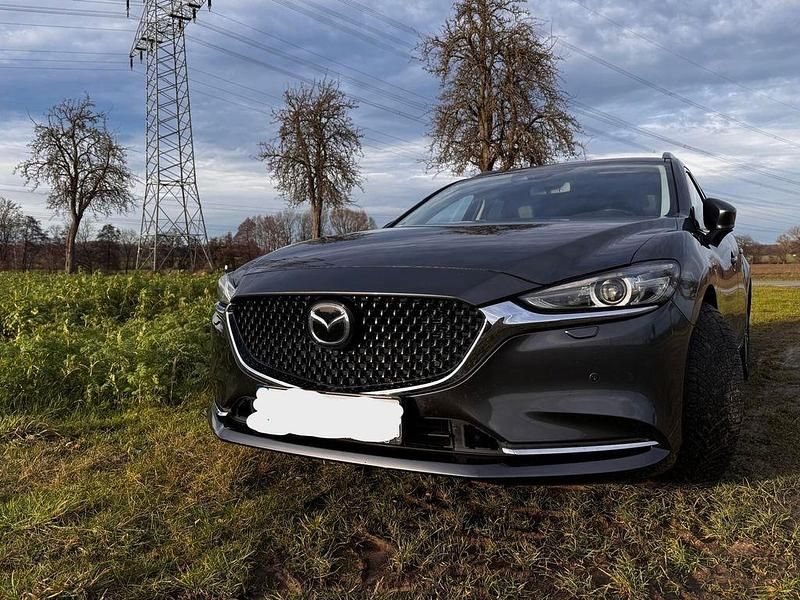 Grau Gebraucht 2019 Mazda 6 Sports-Line Limousine | 14.490 € (Fairer Preis) - Bild 1/4