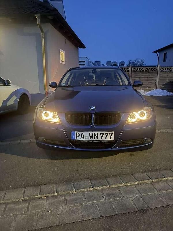 Second-hand BMW 318 143 CP (105 kW) 2008 Berlinǎ