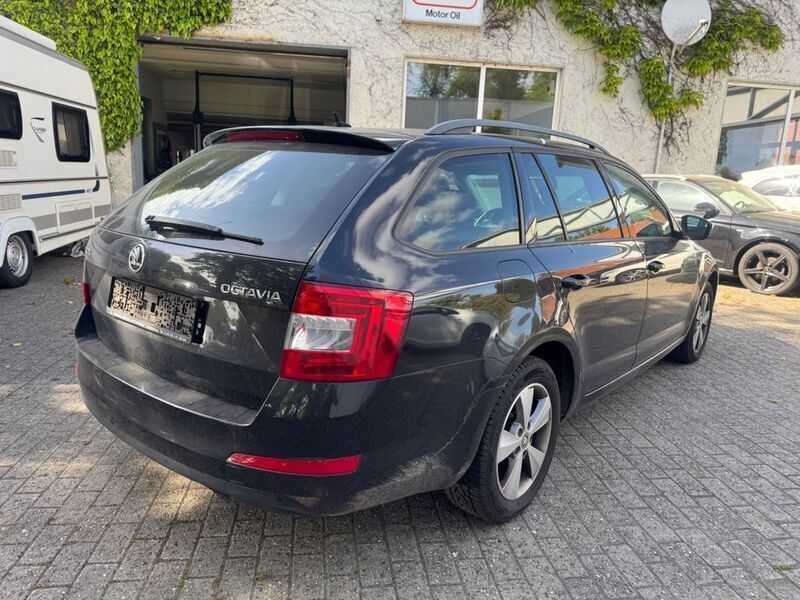 Gebraucht Skoda Octavia Elegance 150 PS (110 kW) 2015 Schwarz Kombi