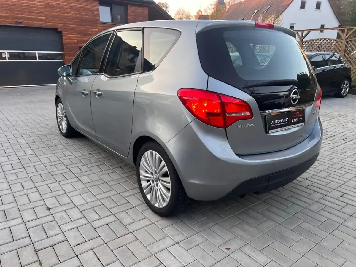 Gebraucht Opel Meriva Innovation 120 PS (88 kW) 2011 Grau Van / Kleinbus