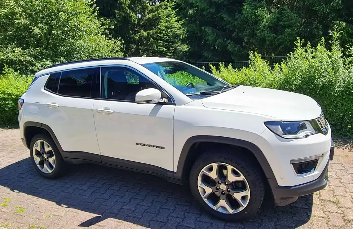 Gebraucht Jeep Compass Limited 170 PS (125 kW) 2018 Weiß SUV