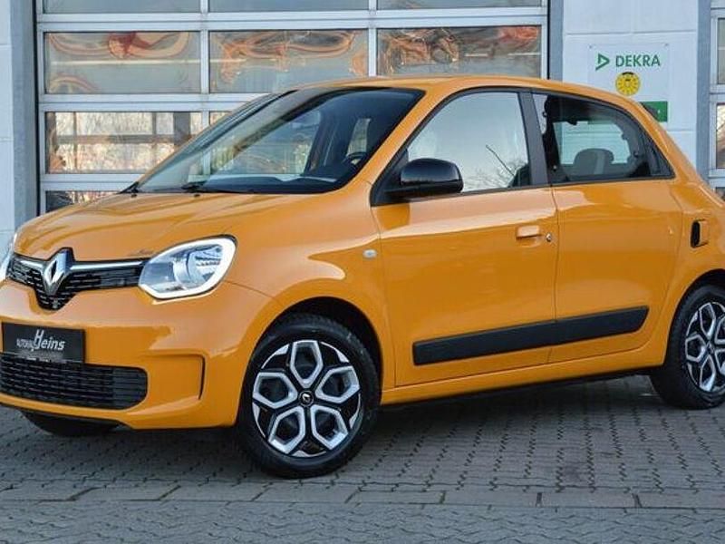Gelb Gebraucht 2024 Renault Twingo Equilibre Kleinwagen | 15.450 € (Etwas zu teuer) - Bild 1/4